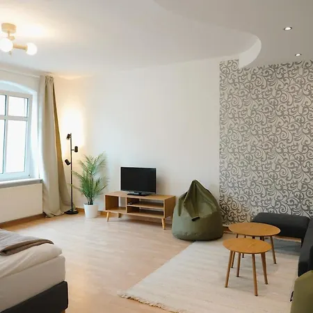 Lichtdurchflutete Altbauwohnung Direkt An Der Oder 아파트