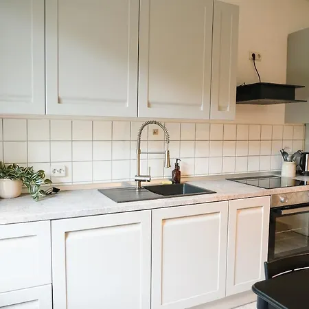 Lichtdurchflutete Altbauwohnung Direkt An Der Oder