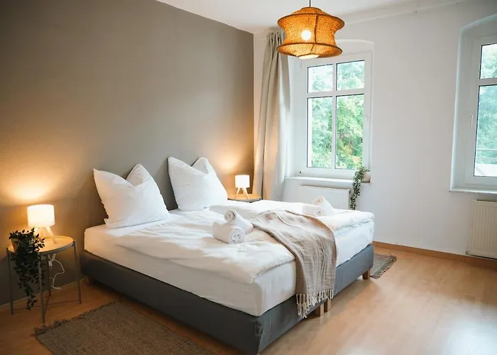 Lichtdurchflutete Altbauwohnung Direkt An Der Oder *